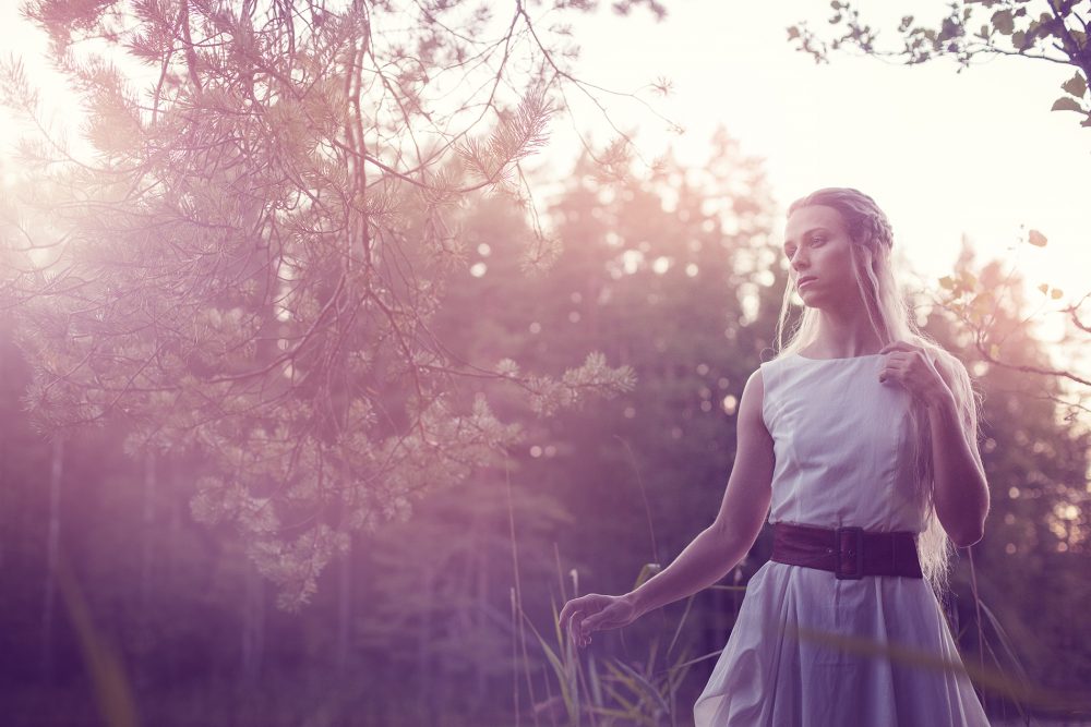 Kalevalanmaa-Ballet_Aino_hrzntl_Photo-Saara-Salmi